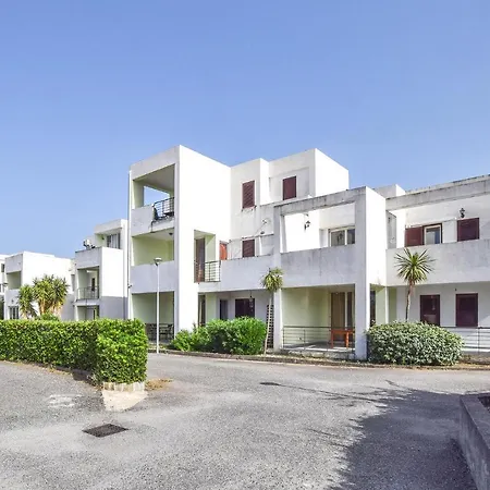 Awesome In Isca Marina With Kitchen Apartment Badolato Marina